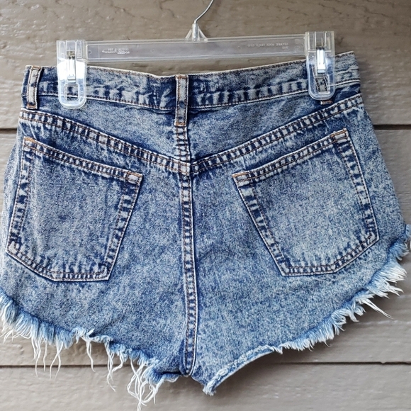 Forever 21 Distressed Acid Wash Cutoffs HIGH rise - Picture 7 of 7